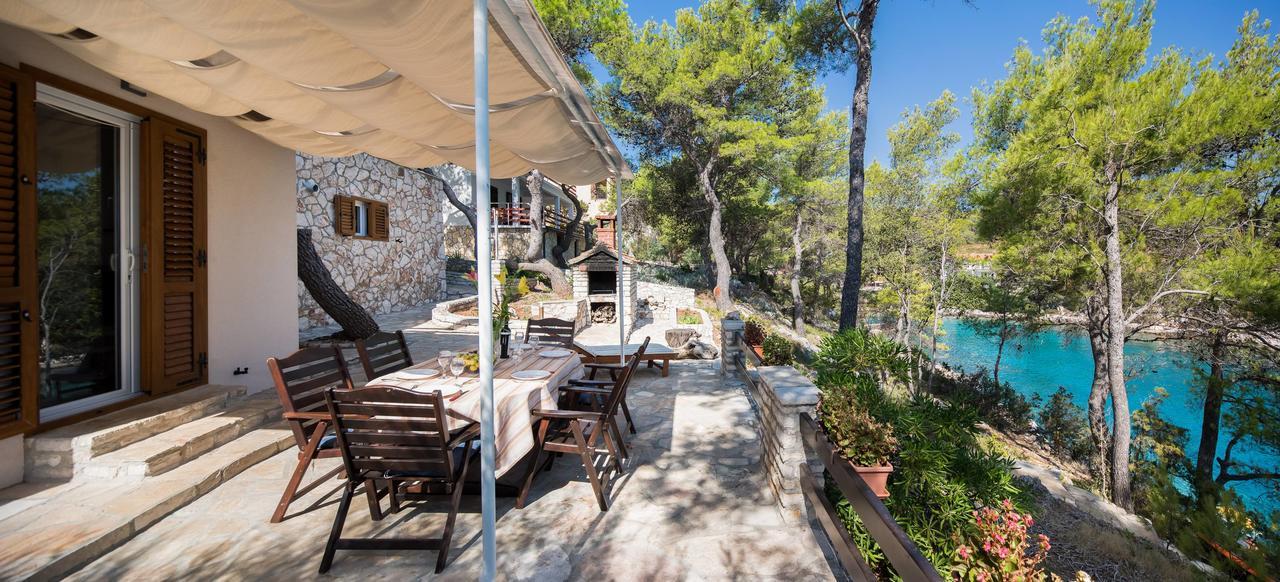 Pavao Apartments Vrboska Eksteriør bilde