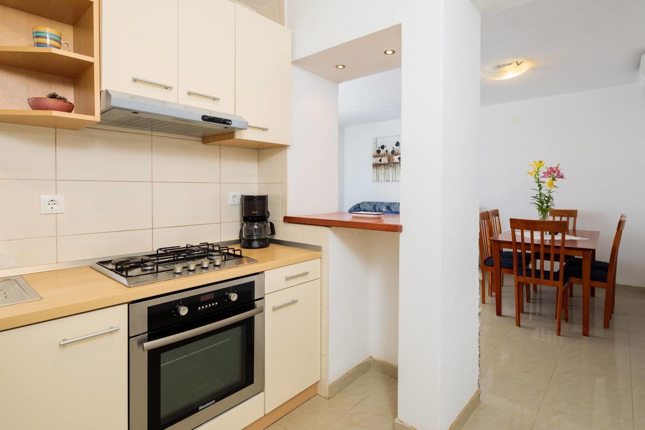 Pavao Apartments Vrboska Eksteriør bilde